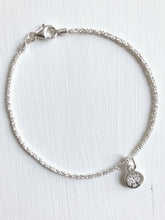 Lade das Bild in den Galerie-Viewer, Schönes Armband aus echtem Silber mit Lebensbaum-Anhänger online bestellen