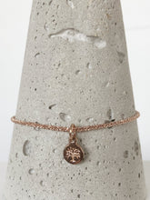 Lade das Bild in den Galerie-Viewer, Armkette aus rosévergoldetem Echtsilber mit Baum-des-Lebens-Anhänger online kaufen