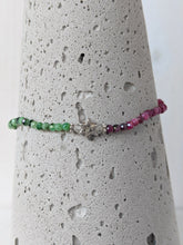 Lade das Bild in den Galerie-Viewer, Armband aus Rubin & Zoisit online kaufen