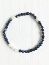 Lade das Bild in den Galerie-Viewer, Flexibles Armband aus Lapislazuli, Perlen & echtem Silber online bestellen