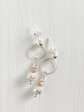 Lade das Bild in den Galerie-Viewer, Ohrstecker mit Rhodochrosit-Anhänger online kaufen