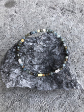 Lade das Bild in den Galerie-Viewer, Armband aus Kyanit &amp; Silber
