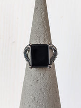 Lade das Bild in den Galerie-Viewer, Ring aus Echtsilber mit schwarzem Edelstein online bestellen
