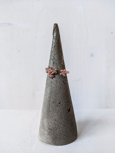 Roségoldenen Blüten-Ring aus Messing mit Swarovskisteinen online kaufen